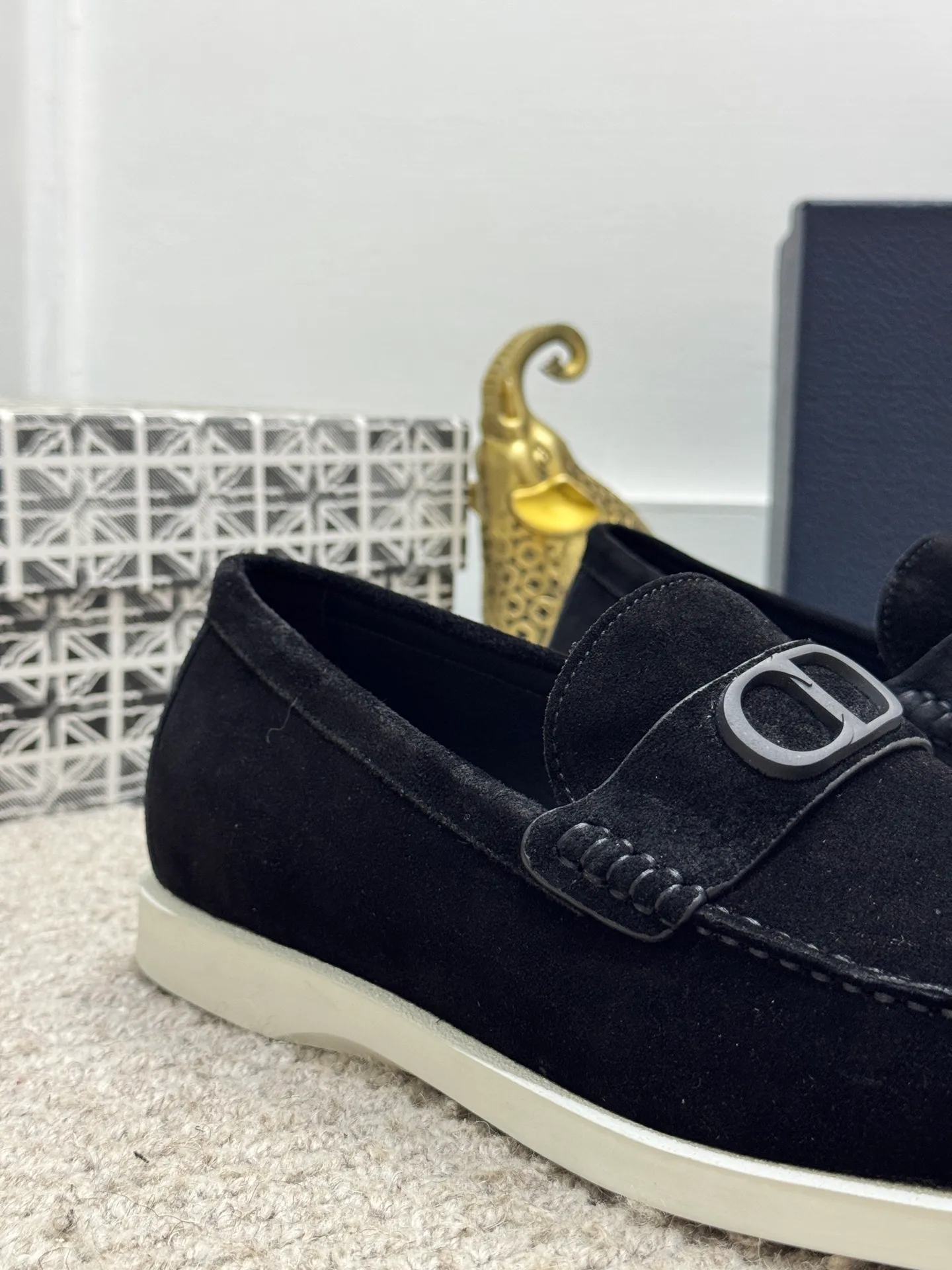 Men's men's shoes 💰480 [New style] 🍺🍺Dior men's casual shoes - a high version of the original one-to-one replica. It is a casual dress shoe. Crafted from luxuriously soft navy suede❤️‍🔥Cow leather lining💘Oblique printed panels on the upper. The lightweight white rubber sole adds sophistication, with an Oblique pattern engraved on the outsole and branding on the back. Size: 38-44 (45, 46 customized
